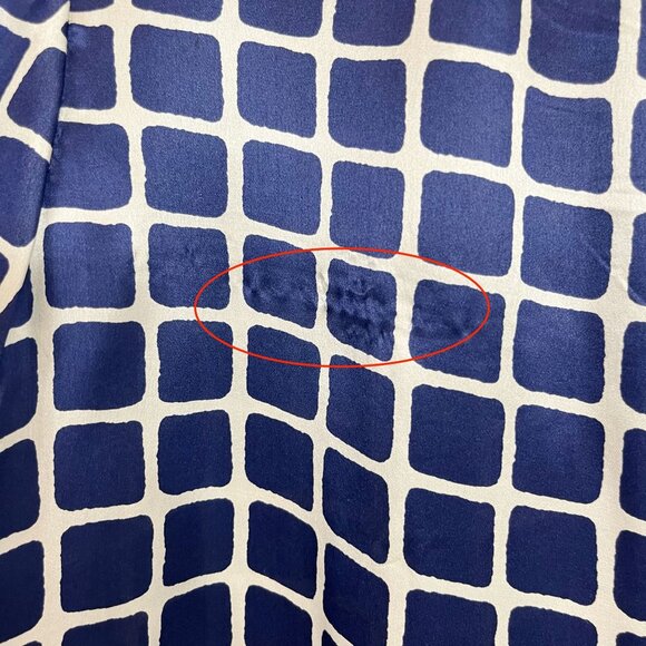 Theory Tile Print Satin Short Sleeve Silk Blouse Navy Blue - Size Medium - Picture 6 of 6
